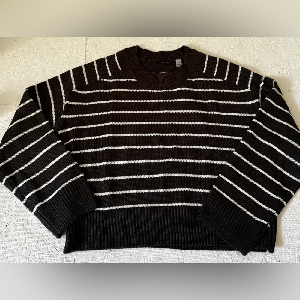 NET Tahari cropped sweater